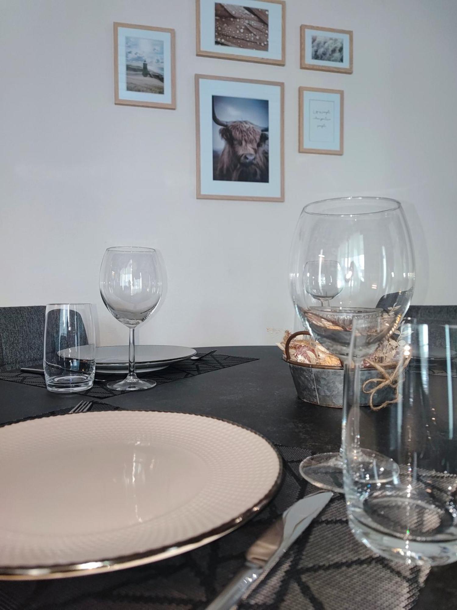 Kleine Auszeit - 2-Zimmer Ferienwohnung Spiez Bagian luar foto