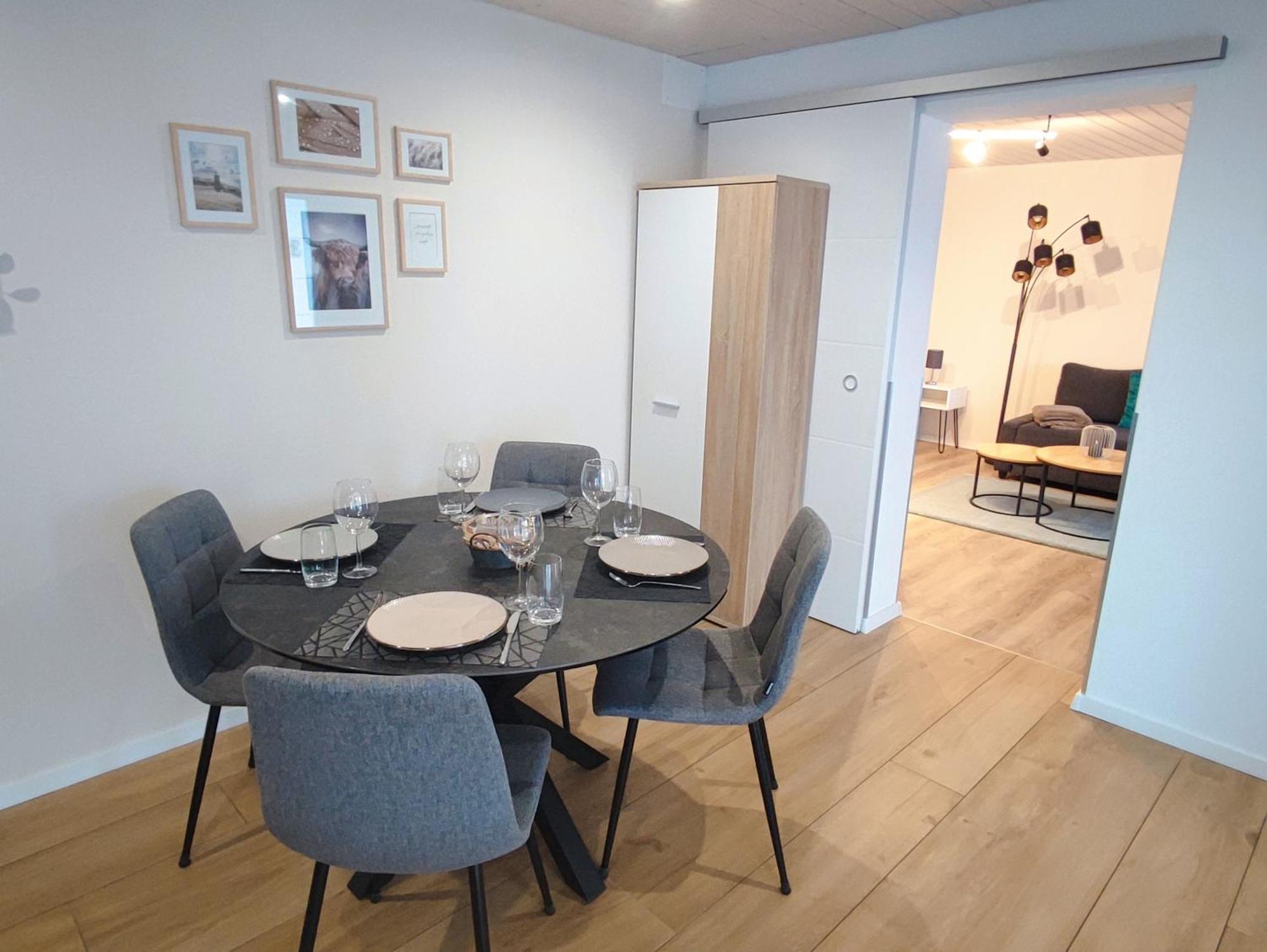 Kleine Auszeit - 2-Zimmer Ferienwohnung Spiez Bagian luar foto