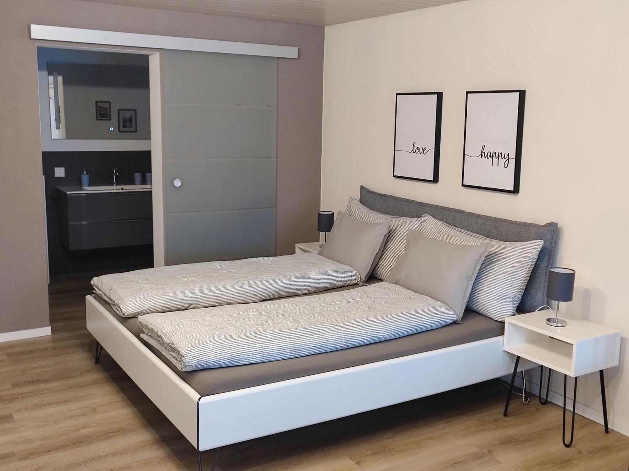 Kleine Auszeit - 2-Zimmer Ferienwohnung Spiez Bagian luar foto