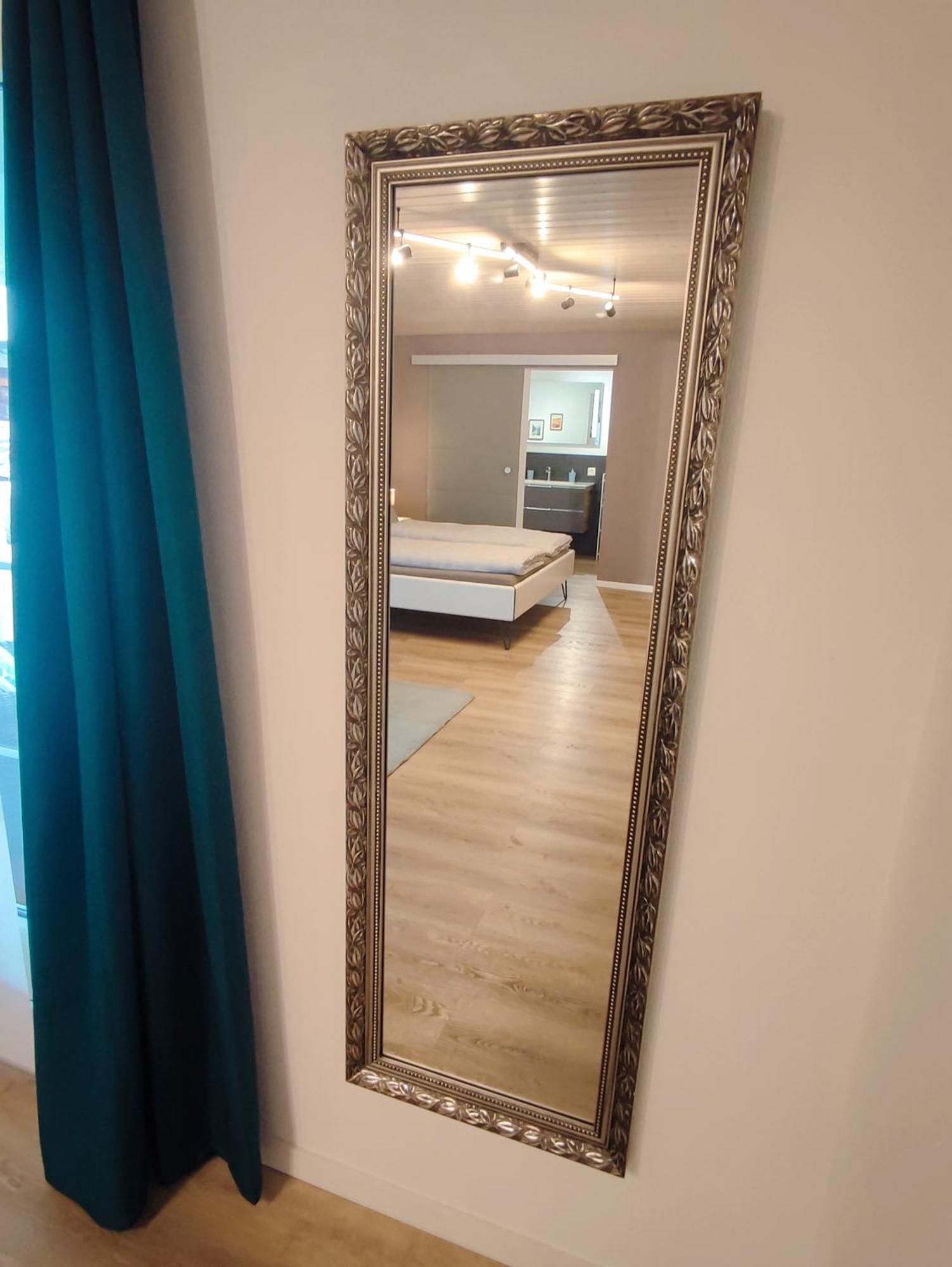 Kleine Auszeit - 2-Zimmer Ferienwohnung Spiez Bagian luar foto